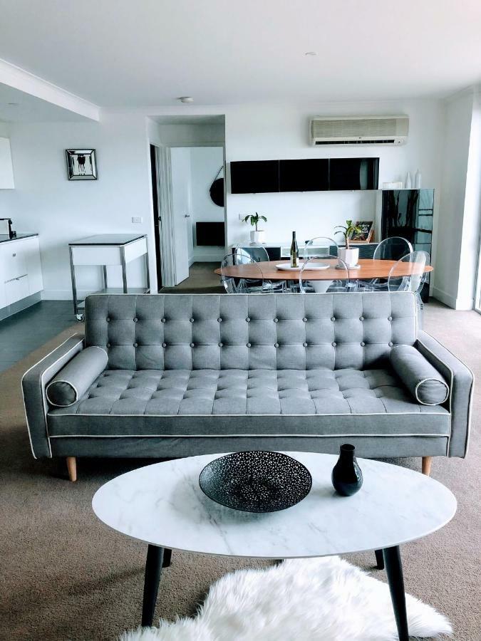 Staying Places - The Avenue Canberra Esterno foto