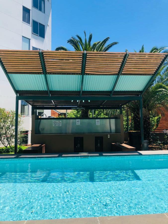 Staying Places - The Avenue Canberra Esterno foto